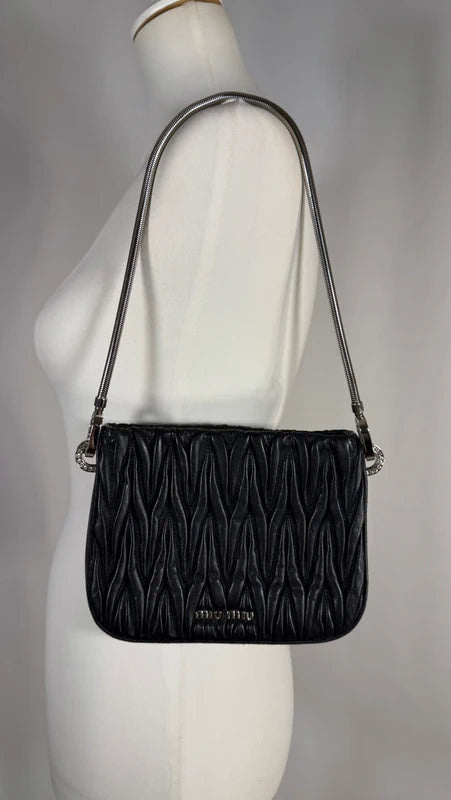 Pochette matelassée Sassy noire