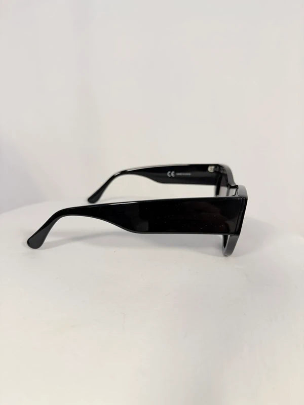 Lunettes de soleil Venezia cat-eye noires