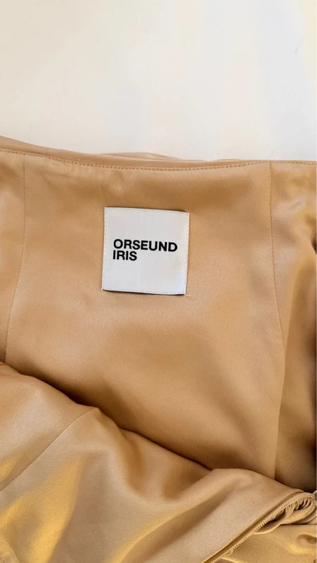 Jupe midi matelassée en poly-satin doré