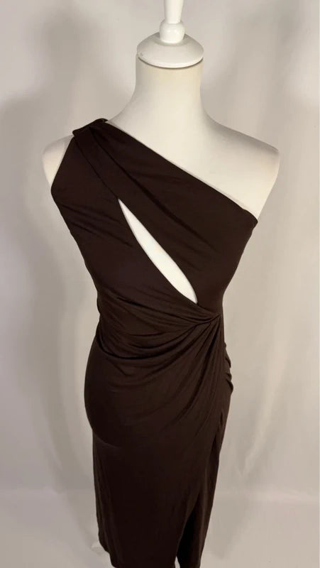 Robe longue asymétrique drapée marron