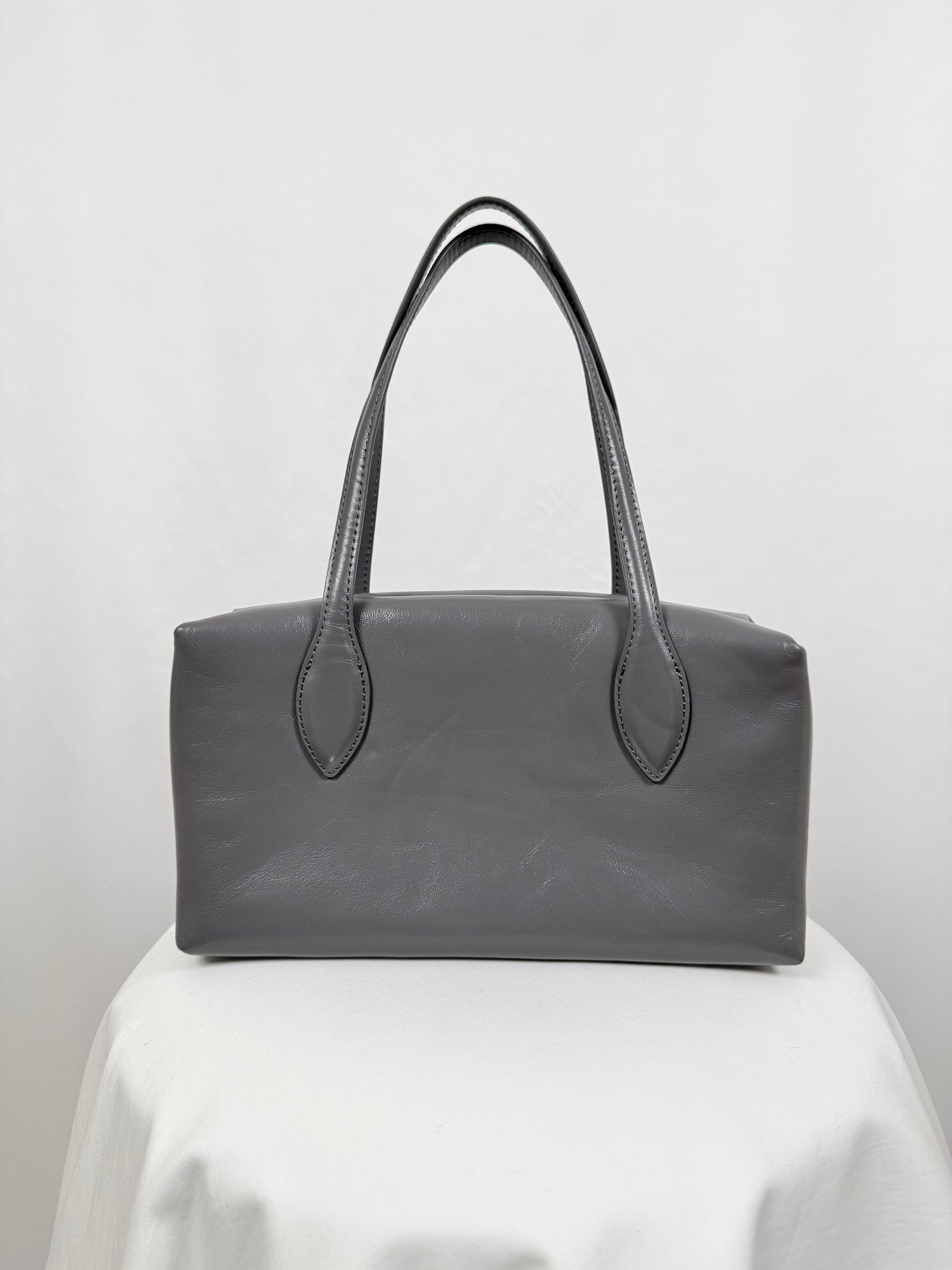 Sac porté épaule en cuir gris