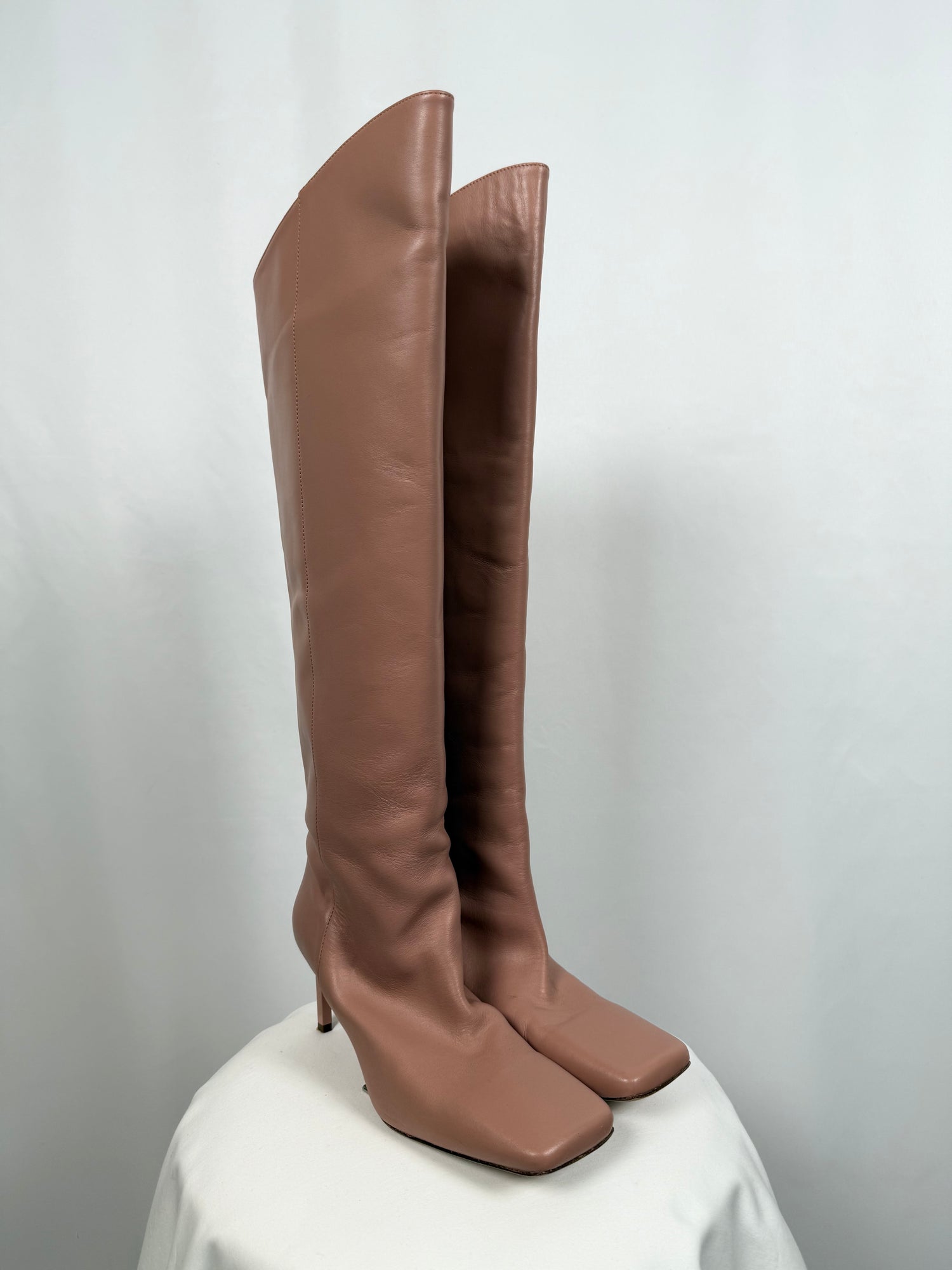 Bottes hautes Elia en cuir rose poudré