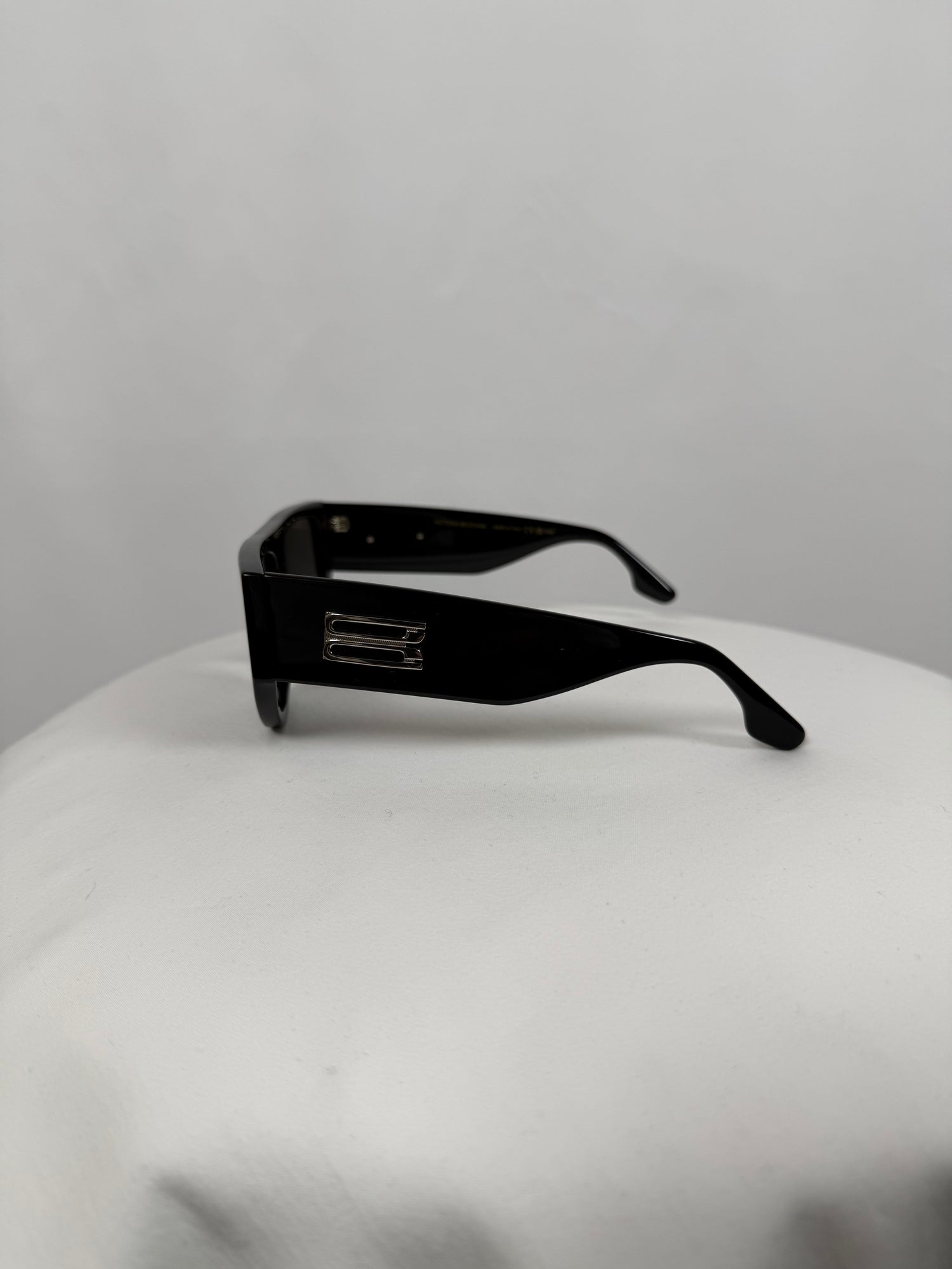 Lunettes de soleil noires oversize