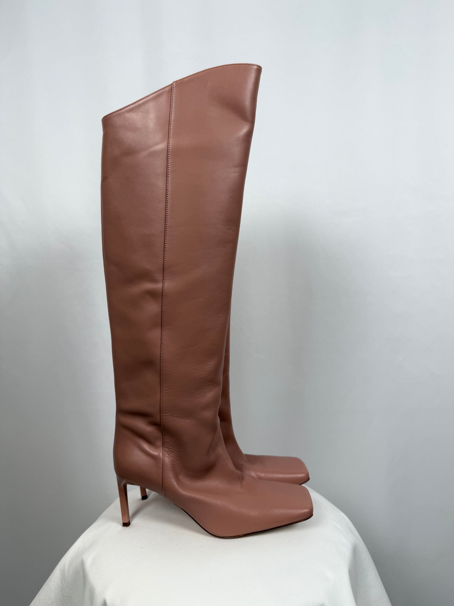 Bottes hautes Elia en cuir rose poudré