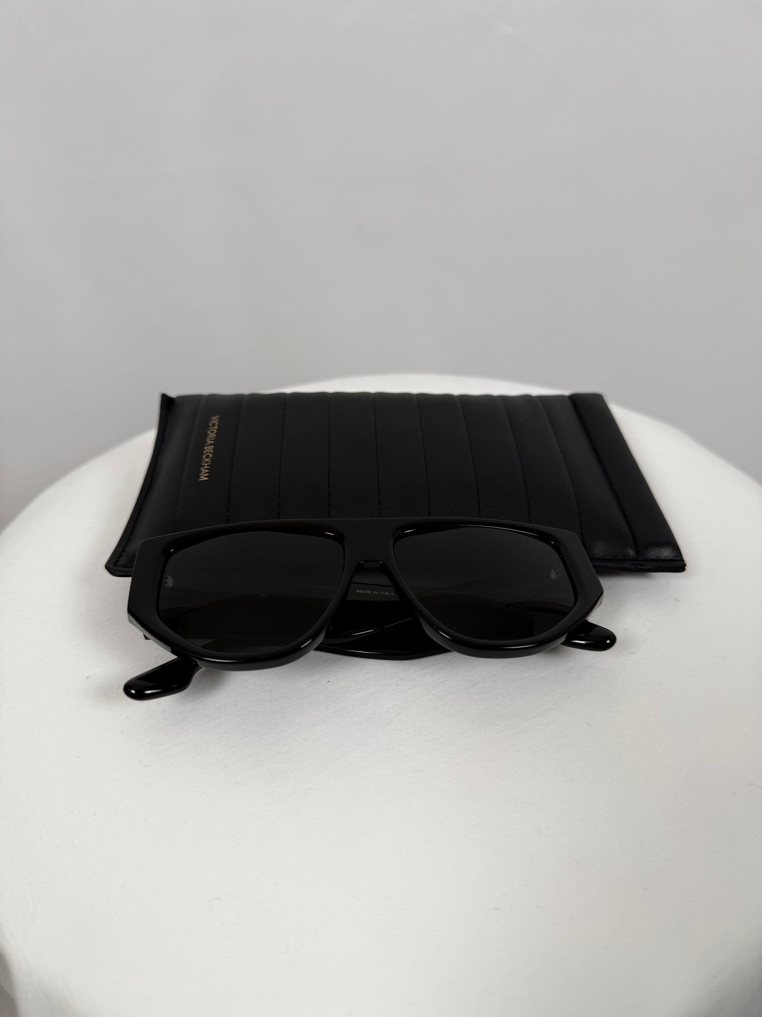 Lunettes de soleil noires oversize