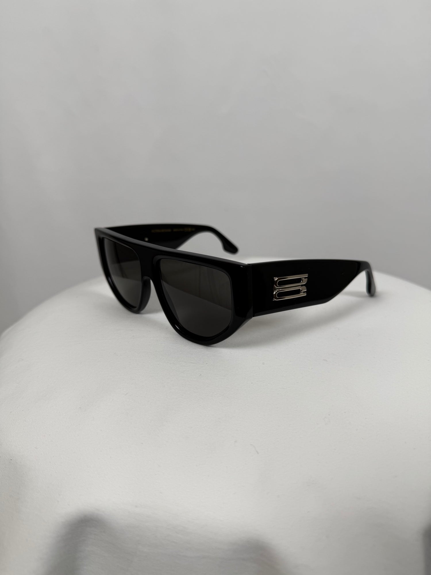 Lunettes de soleil noires oversize