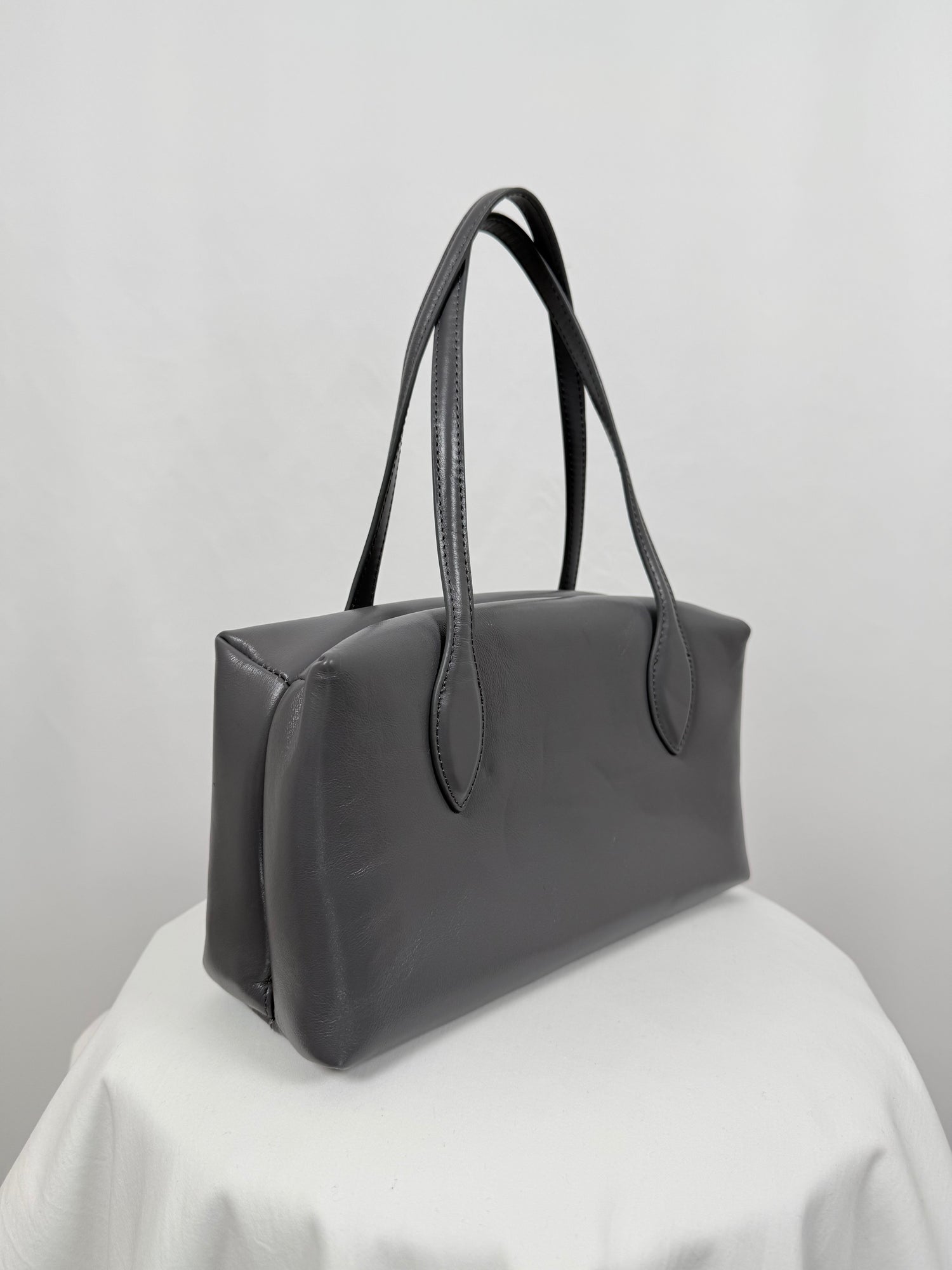 Sac porté épaule en cuir gris