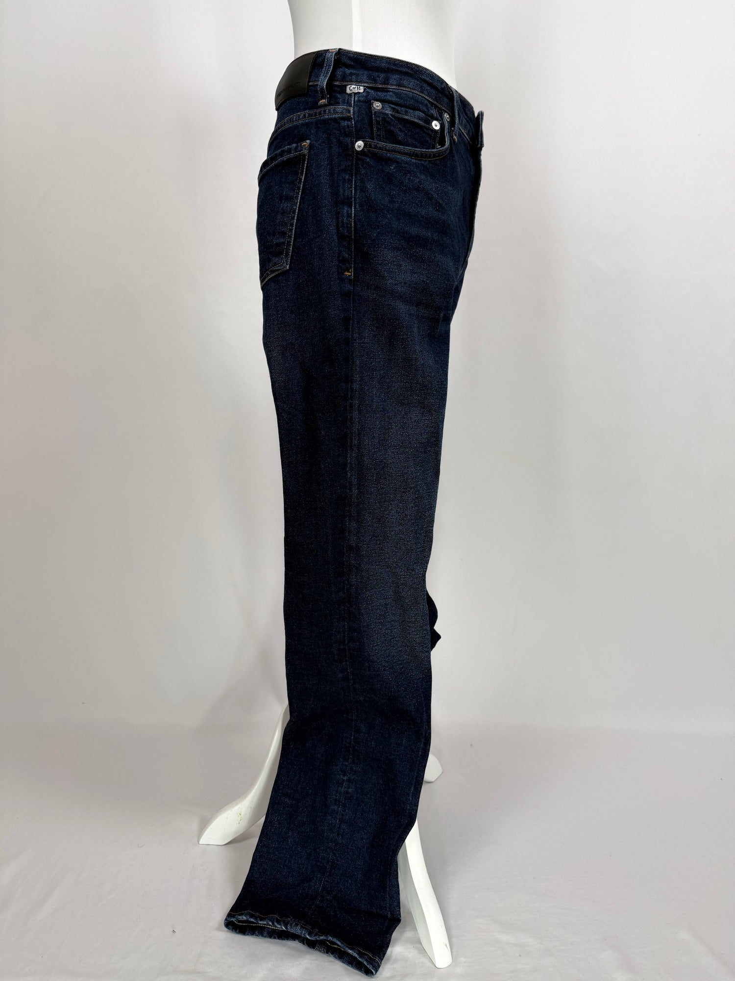 Jean Zurie droit bleu foncé