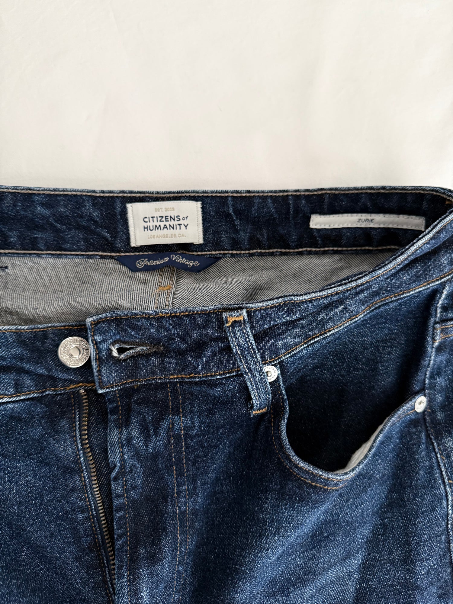 Jean Zurie droit bleu foncé