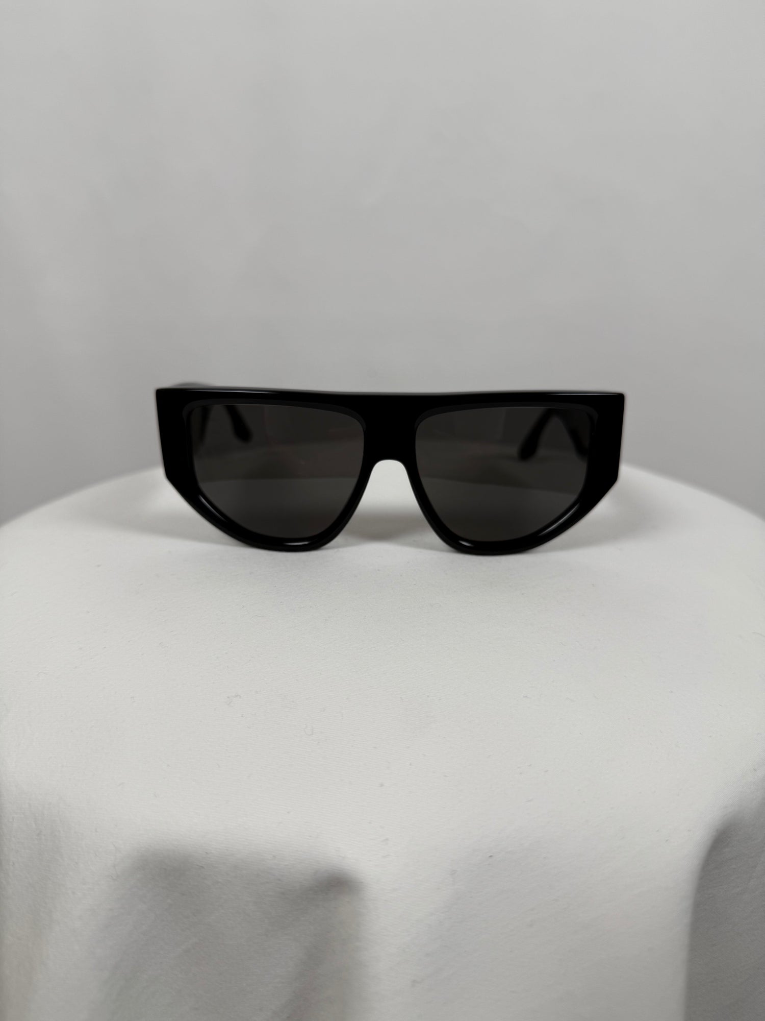 Lunettes de soleil noires oversize