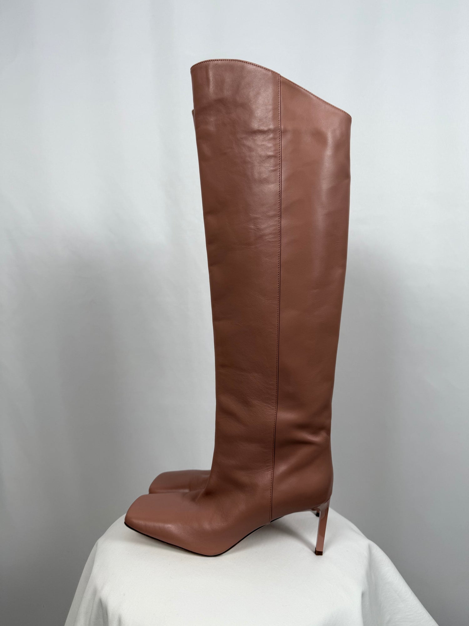 Bottes hautes Elia en cuir rose poudré