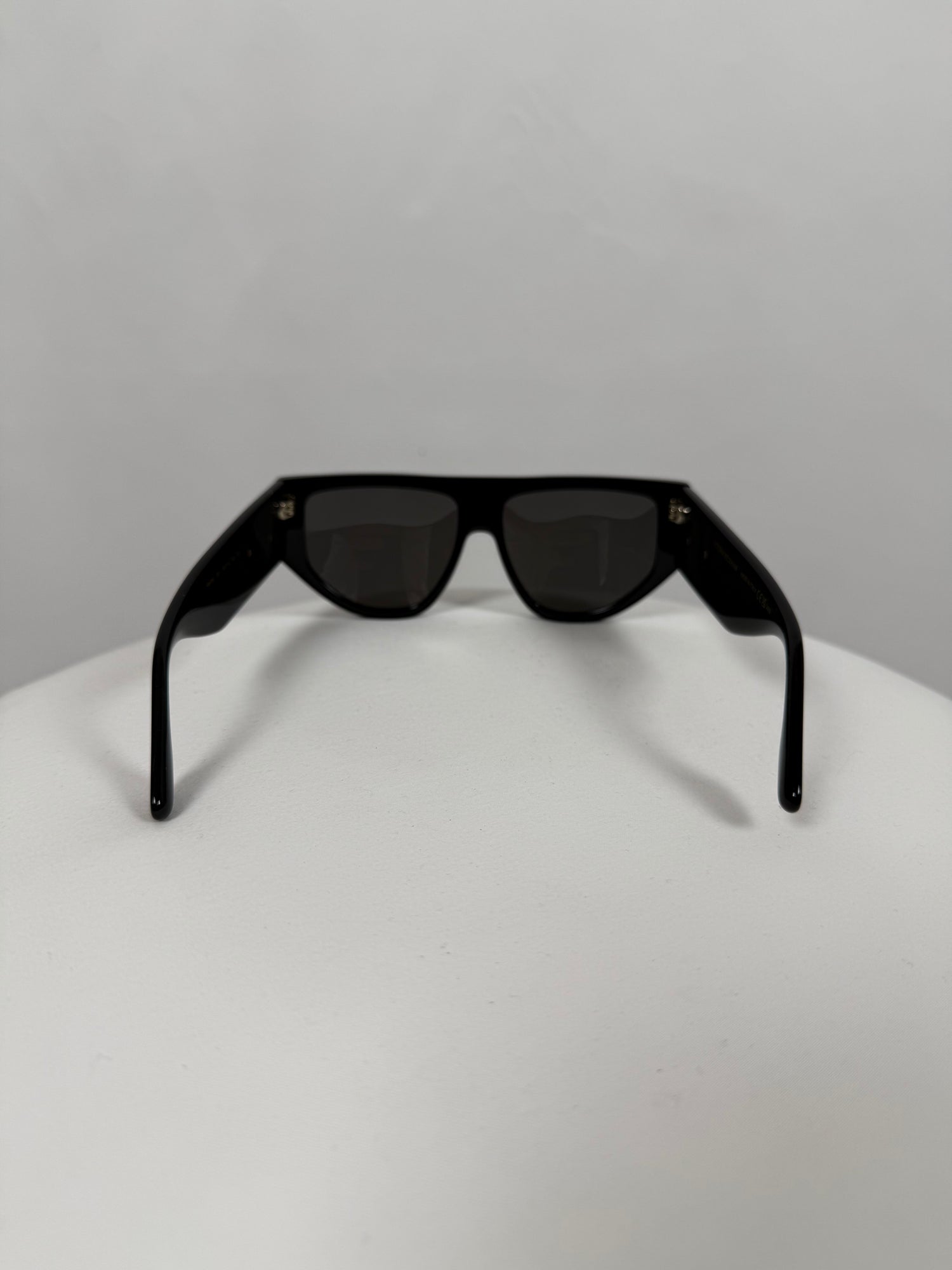 Lunettes de soleil noires oversize