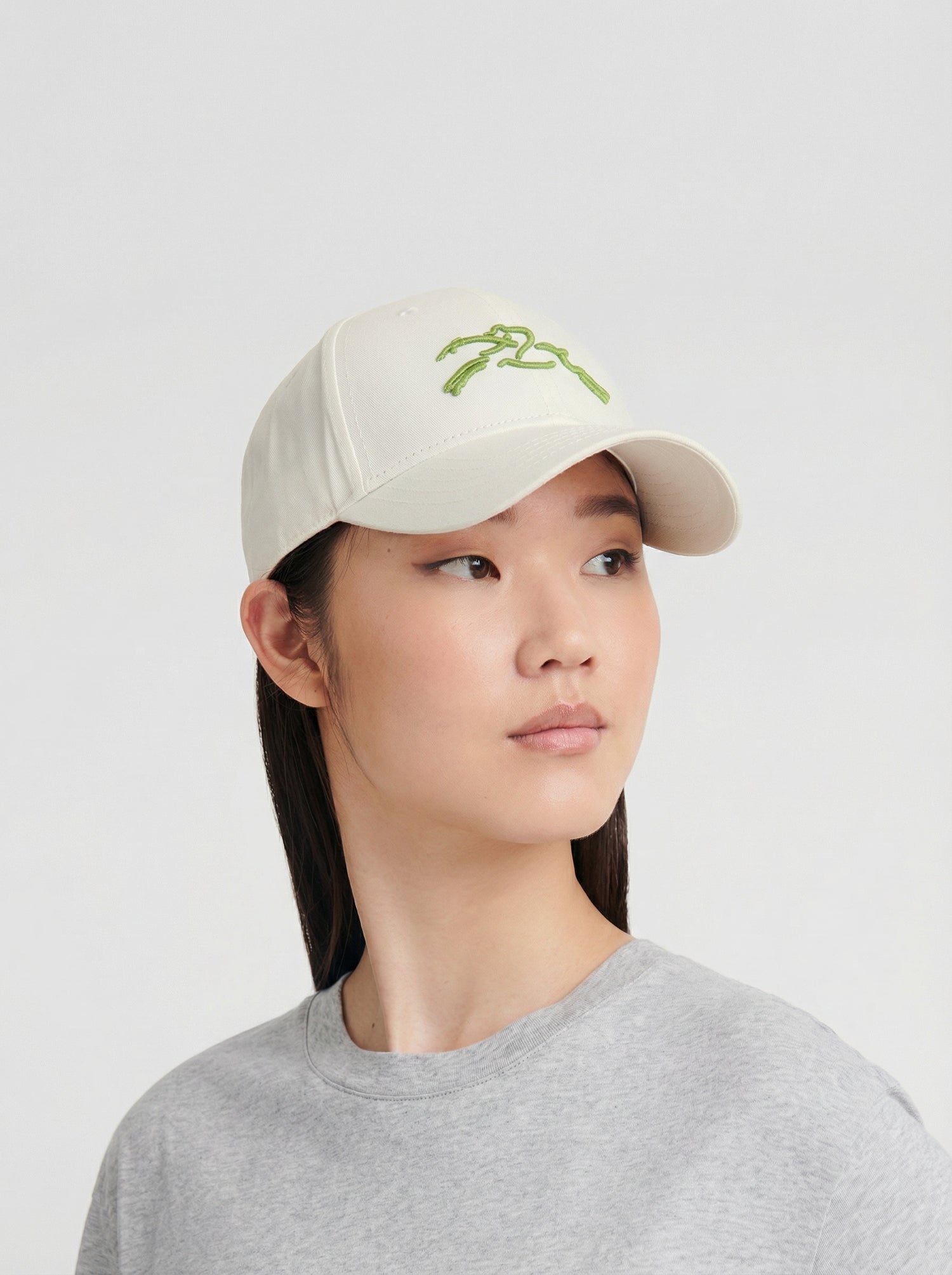 Casquette brodée en coton blanche