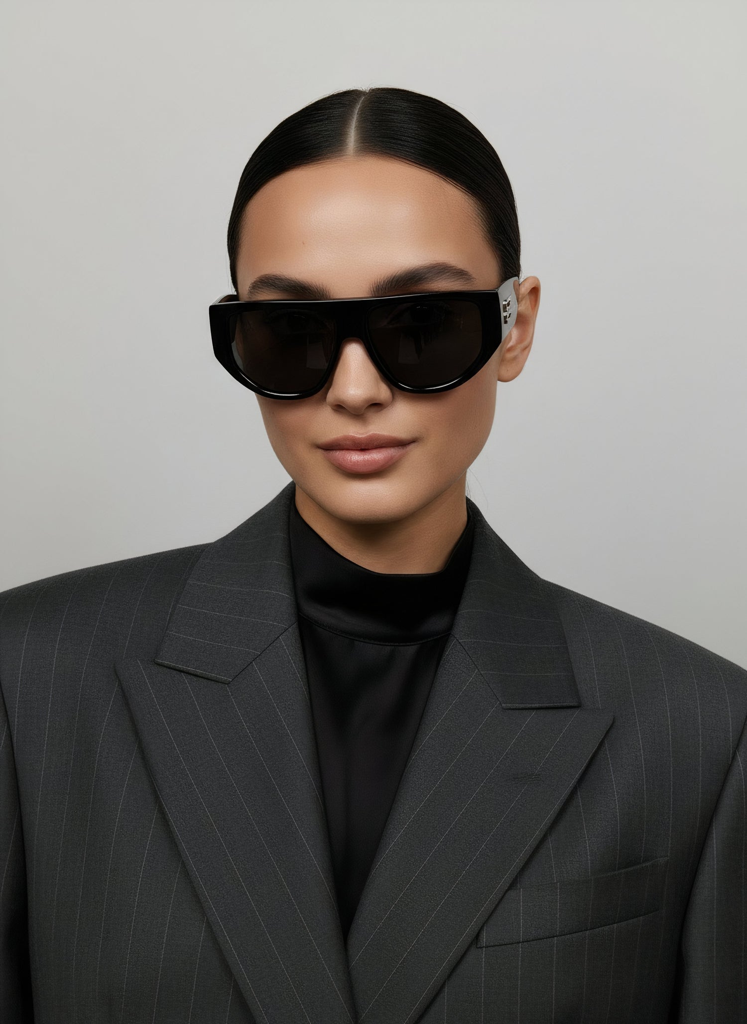 Lunettes de soleil noires oversize