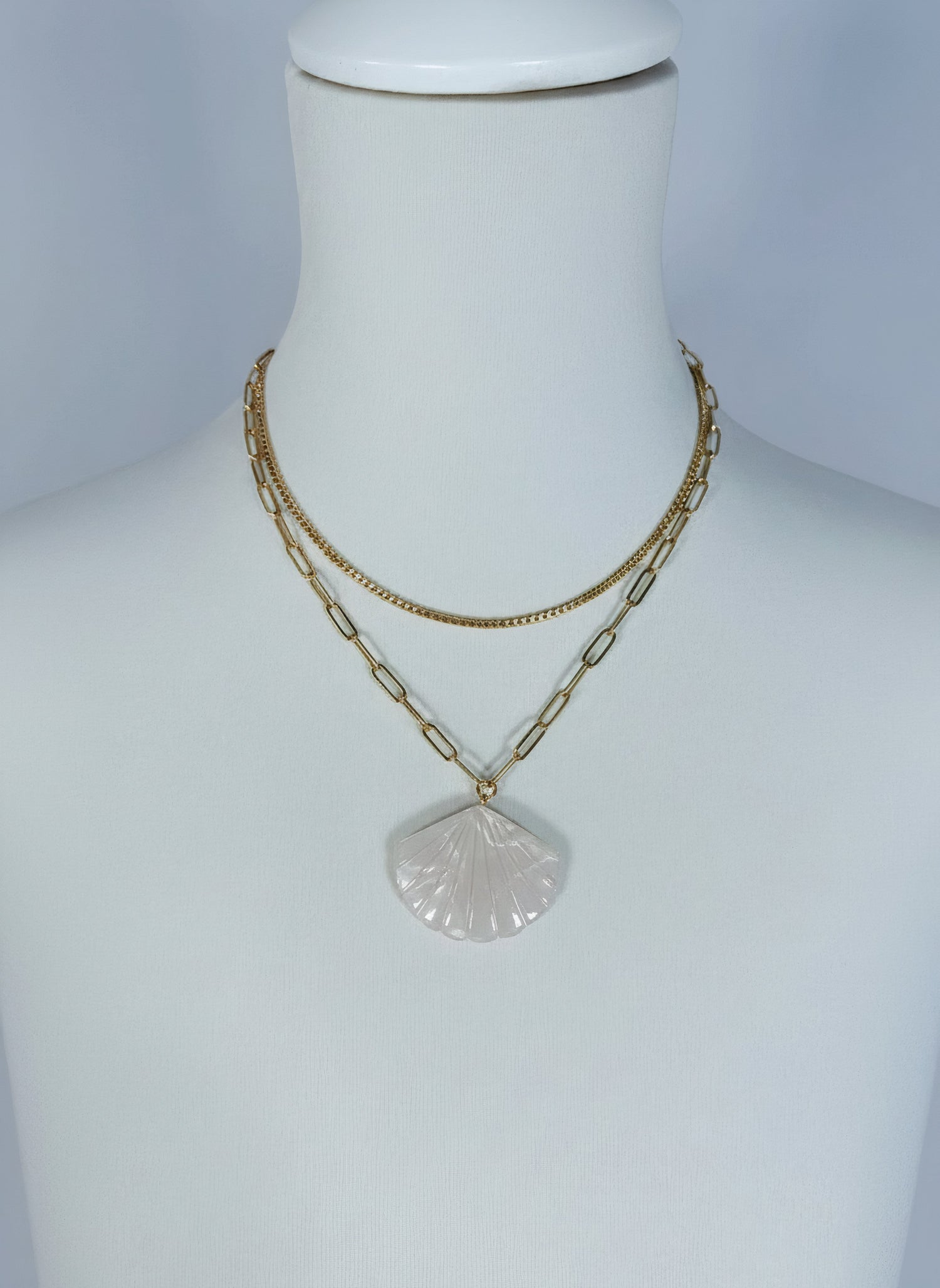 Collier pendentif coquillage superposé